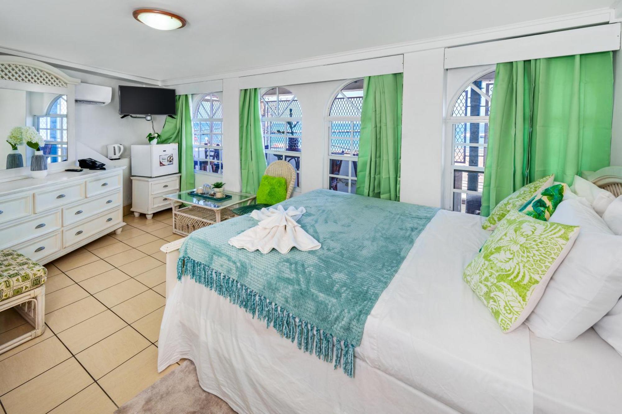 Deyna'S City Inn St. George's Zimmer foto